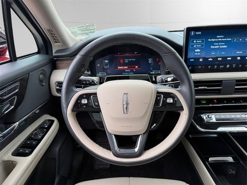 Used 2025 Lincoln Corsair Reserve w/ Equipment Group 202A image 12