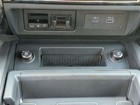 Certified 2024 Nissan Titan Platinum Reserve w/ Moonroof Package image 30