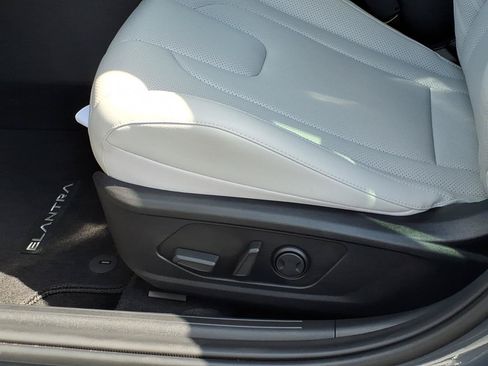 Used 2026 Hyundai Elantra Limited w/ Cargo Package FWD image 23