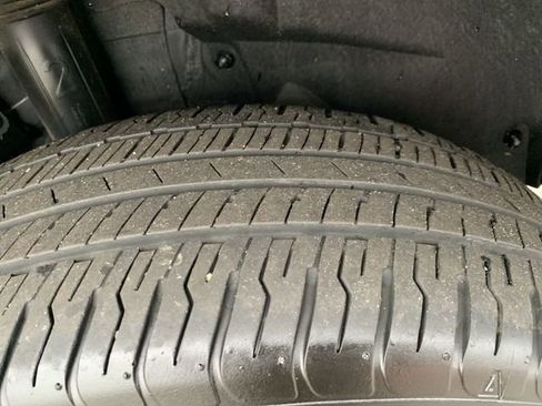 Used 2023 Toyota Venza LE image 34