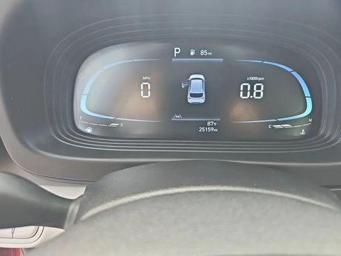 Used 2024 Hyundai Venue SEL image 13