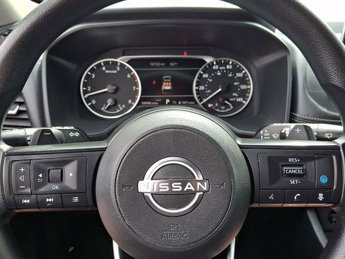 Used 2024 Nissan Rogue SV AWD/4WD image 18