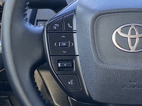 Certified 2025 Toyota Prius LE image 17