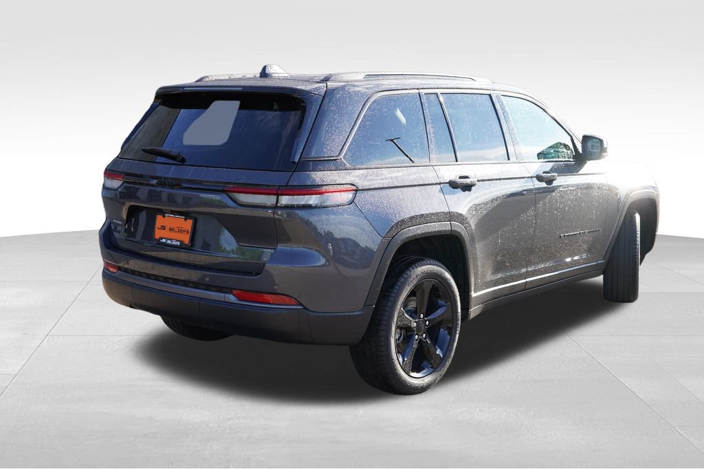 Used 2026 Jeep Grand Cherokee Limited w/ Limited Altitude Package AWD/4WD image 5