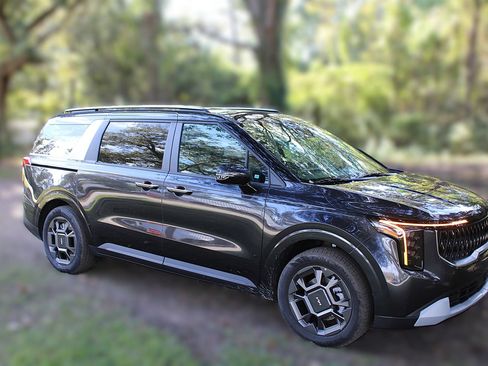 New 2026 Kia Carnival EX FWD image 4