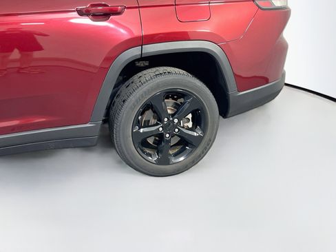 Used 2023 Jeep Grand Cherokee L Laredo image 31