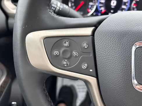 Used 2023 GMC Acadia Denali AWD/4WD image 11