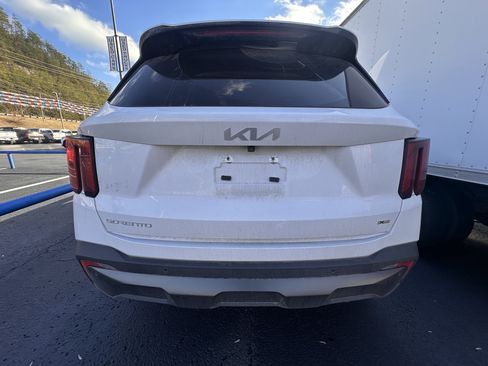 Used 2024 Kia Sorento SX image 5