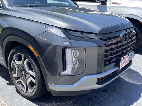 Used 2024 Hyundai Palisade SEL w/ Premium Package FWD image 4