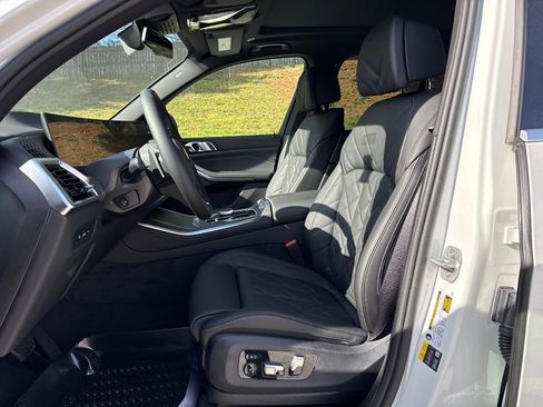 New 2026 BMW X5 xDrive50e image 10