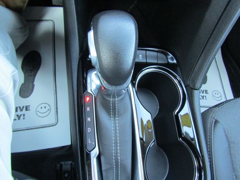 Used 2022 Buick Encore GX Preferred w/ Sport Touring Package FWD image 25