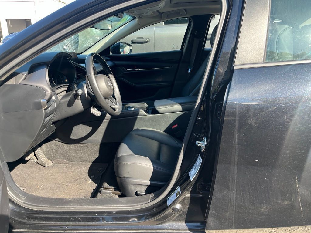 Used 2024 MAZDA MAZDA3 s FWD image 4