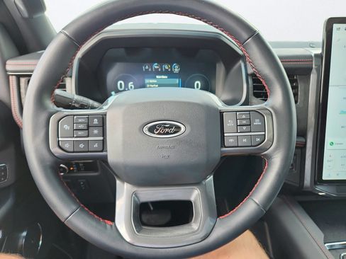Used 2023 Ford Expedition Limited AWD/4WD image 16