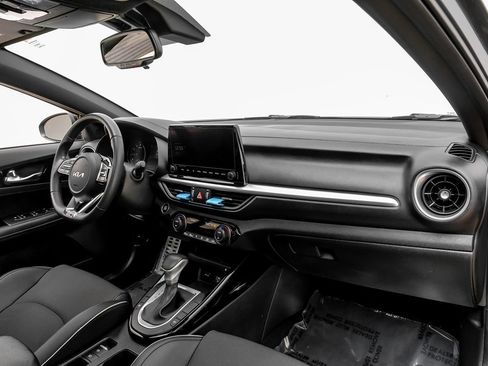 Used 2024 Kia Forte GT-Line w/ GT-Line Premium Package image 11