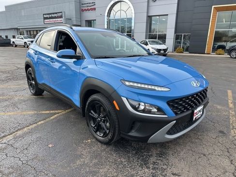 Used 2022 Hyundai Kona SEL w/ Convenience Package image 2