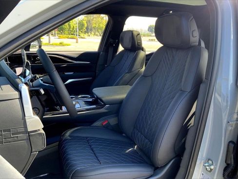 New 2026 Cadillac Escalade IQL Luxury image 12