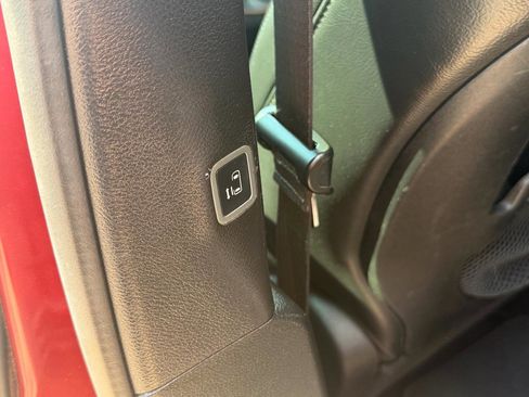 Used 2018 Chrysler Pacifica Touring-L w/ Advanced Safetytec Group FWD image 22