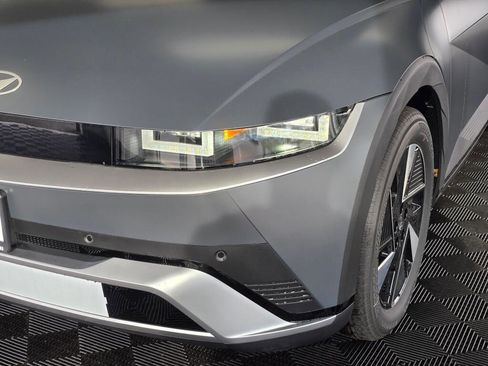 New 2025 Hyundai Ioniq 5 SEL image 10