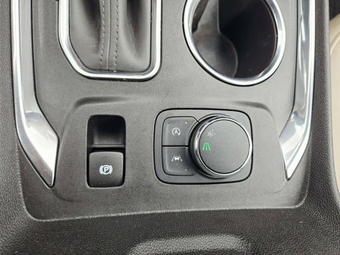 Used 2022 Chevrolet Traverse LT w/ LPO, Floor Liner Package FWD image 36
