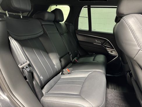 Used 2025 Land Rover Range Rover SE AWD/4WD image 30