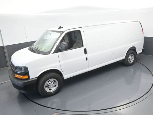 New 2025 Chevrolet Express 3500 Extended w/ Driver Convenience Package image 38
