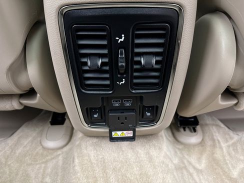 Used 2017 Jeep Grand Cherokee Overland image 20