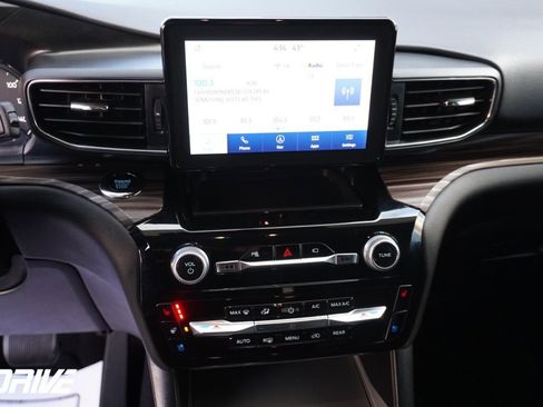 Used 2023 Ford Explorer Limited image 23