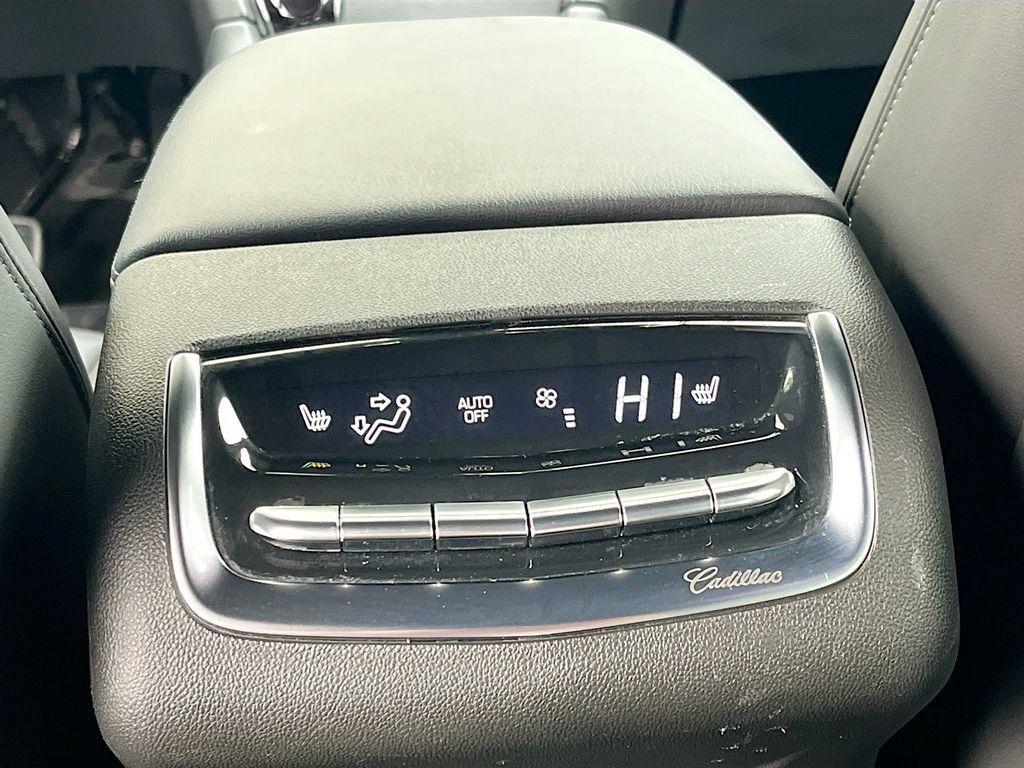 Used 2024 Cadillac XT6 Sport w/ LPO, ONYX Package AWD/4WD image 27