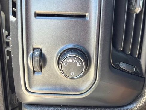 Used 2017 Chevrolet Silverado 1500 Custom w/ Custom Convenience Package RWD image 32
