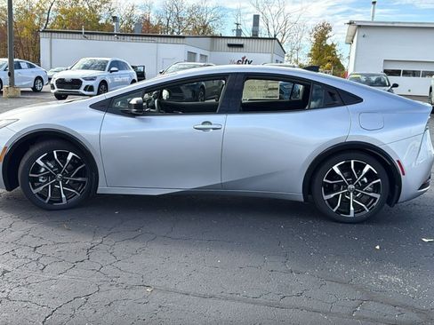 New 2026 Toyota Prius Plug-In Hybrid image 4