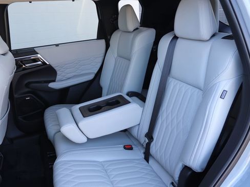 Used 2025 Mitsubishi Outlander SEL image 33