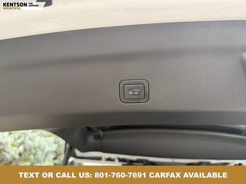 Used 2025 Cadillac Escalade ESV Sport Platinum AWD/4WD image 39