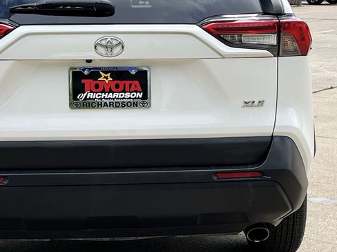 Used 2023 Toyota RAV4 XLE FWD image 6