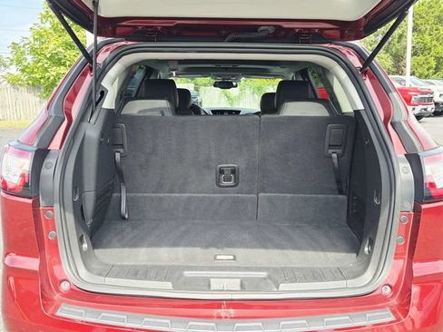 Used 2017 Chevrolet Traverse LT FWD image 12