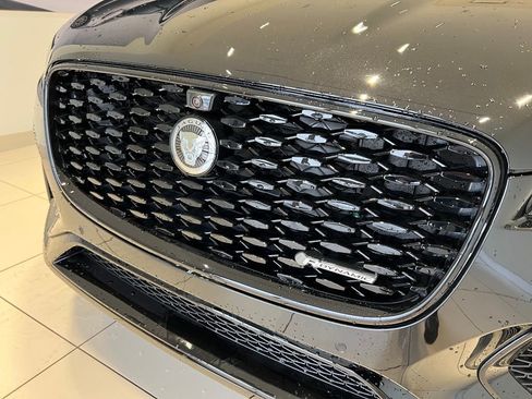 New 2025 Jaguar F-PACE R-Dynamic S image 8