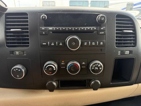 Used 2010 GMC Sierra 2500 SLE AWD/4WD image 27