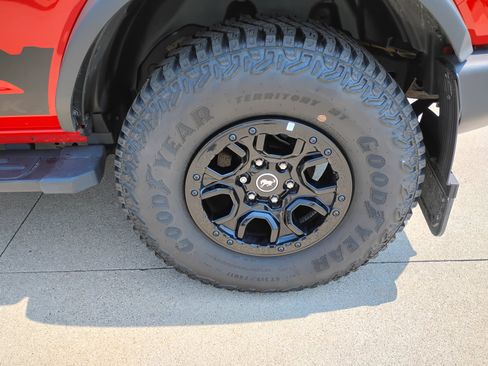 Used 2023 Ford Bronco Wildtrak AWD/4WD image 31