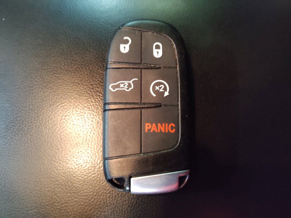 Used 2020 Jeep Grand Cherokee Altitude AWD/4WD image 32