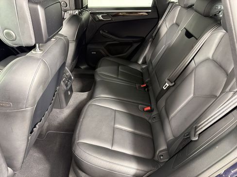 Certified 2019 Porsche Macan S AWD/4WD image 15