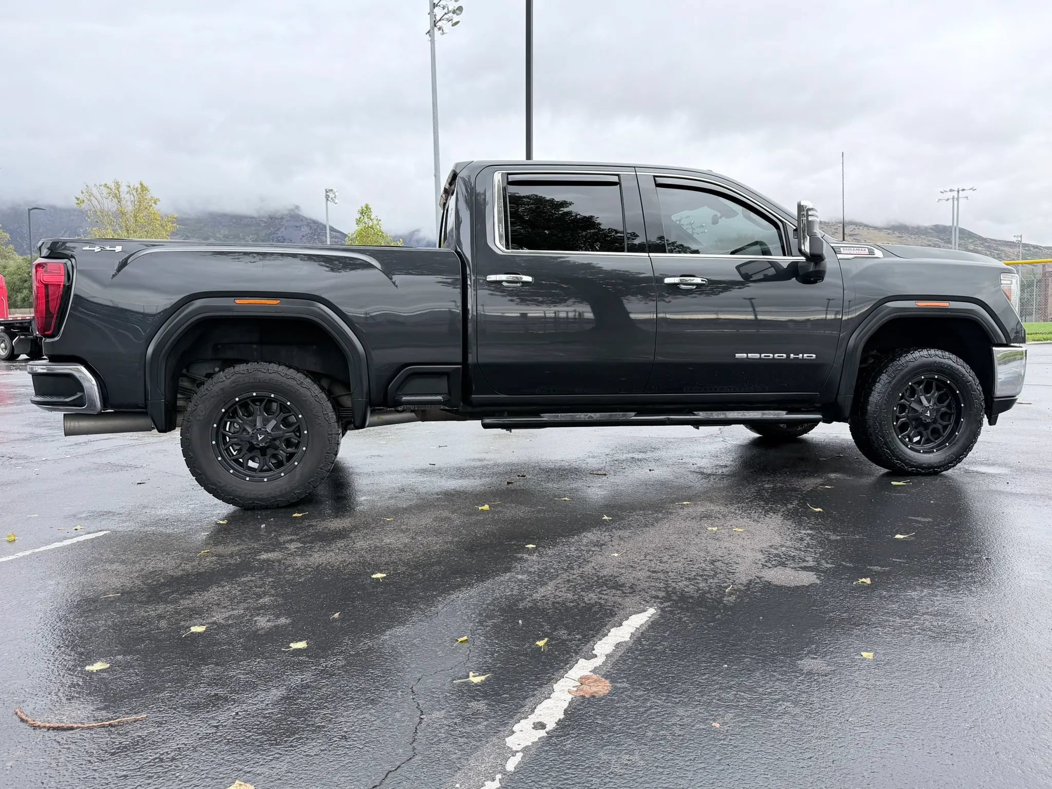 Used 2020 GMC Sierra 3500 SLT w/ Technology Package AWD/4WD image 3