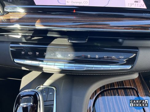 Used 2024 Cadillac Escalade Premium Luxury image 26