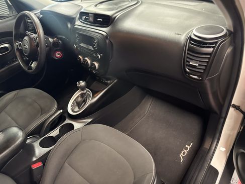Used 2015 Kia Soul FWD image 11