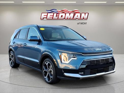 Used 2024 Kia Niro EX Touring FWD image 8