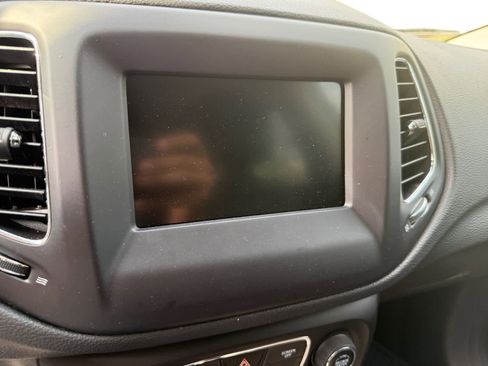 Used 2019 Jeep Compass Latitude w/ Popular Equipment Group image 15