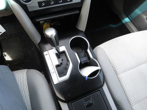 Used 2014 Toyota Camry LE FWD image 23