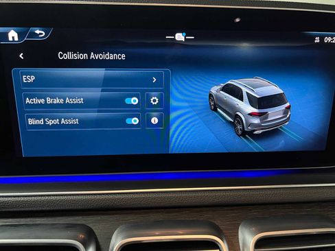 Used 2025 Mercedes-Benz GLE 350 4MATIC image 32