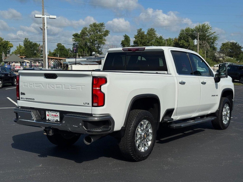 Used 2024 Chevrolet Silverado 2500 LTZ w/ LTZ Premium Package AWD/4WD image 3
