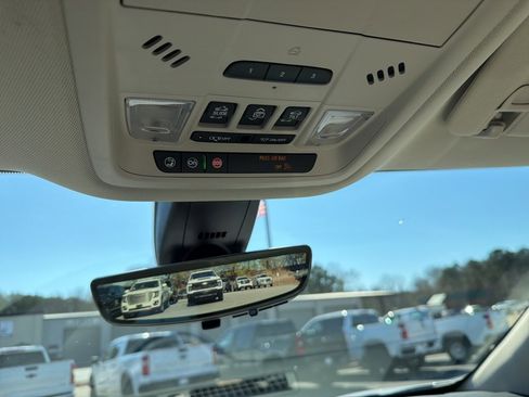 Used 2024 Buick Enclave Avenir w/ Avenir Technology Package image 19