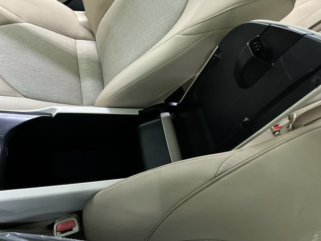 Used 2018 Toyota Camry LE FWD image 23