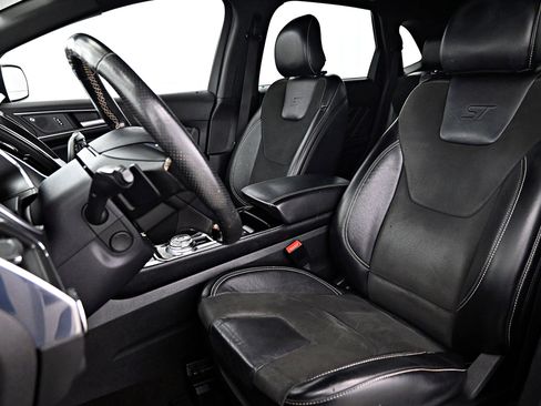 Used 2019 Ford Edge ST w/ Equipment Group 401A image 5